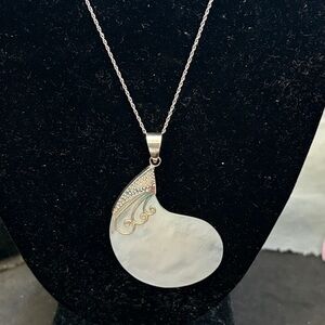 925 Silver Chain & 925 Sterling Mother-of-Pearl Teardrop Pendant Necklace